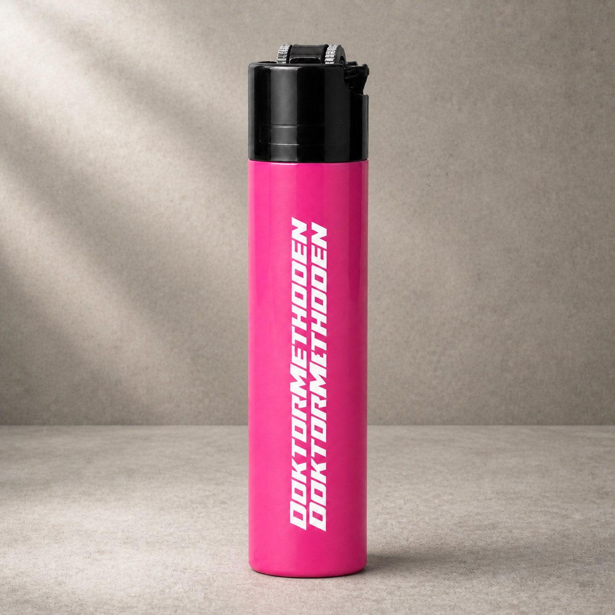 Feuerzeug Pink Studio (Konzept)