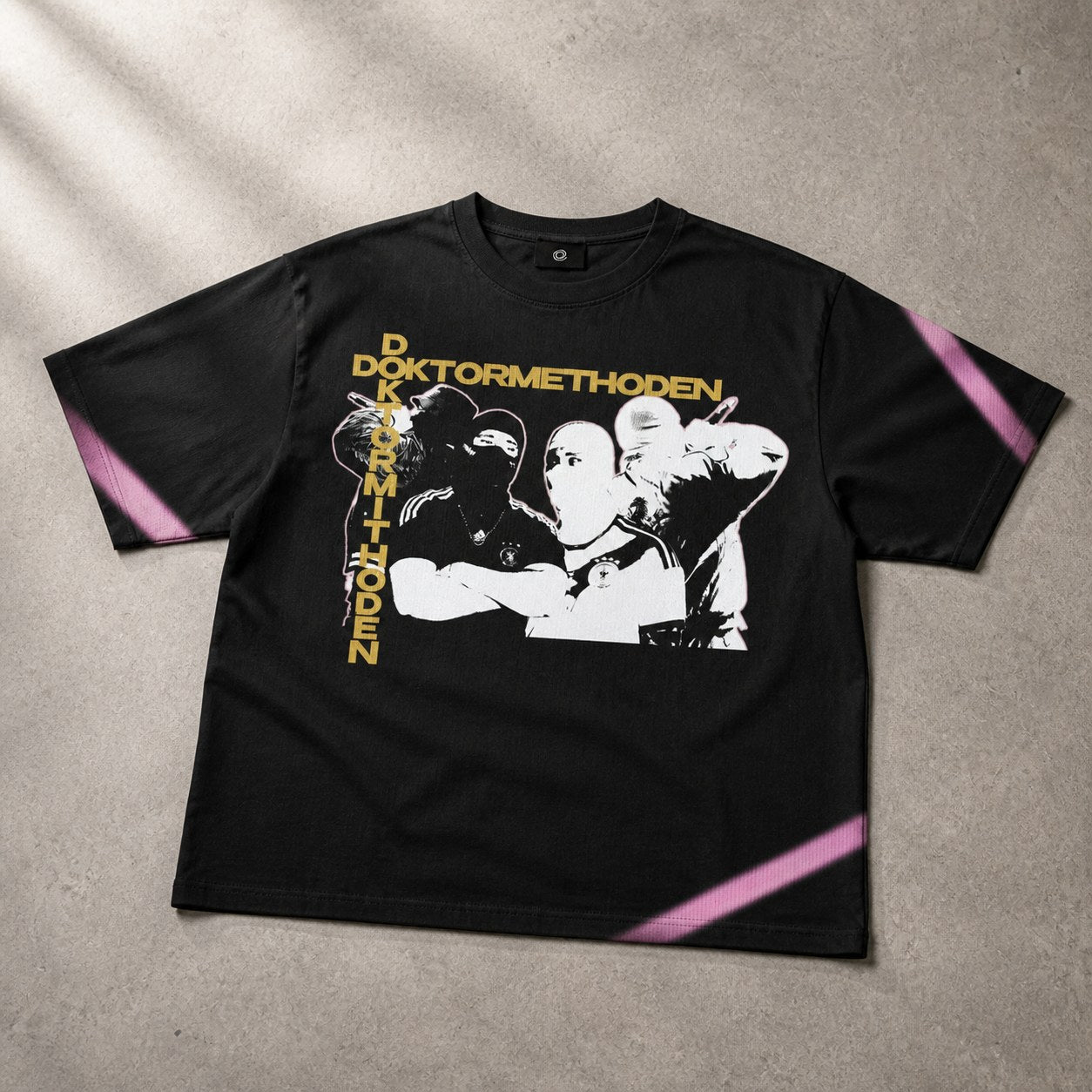 T-Shirt Schwarz flach