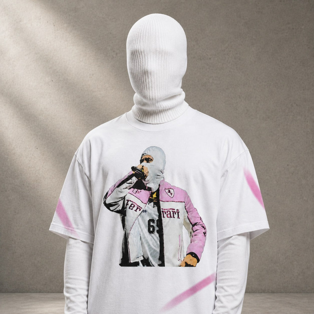 T-Shirt Weiß getragen (Konzept)